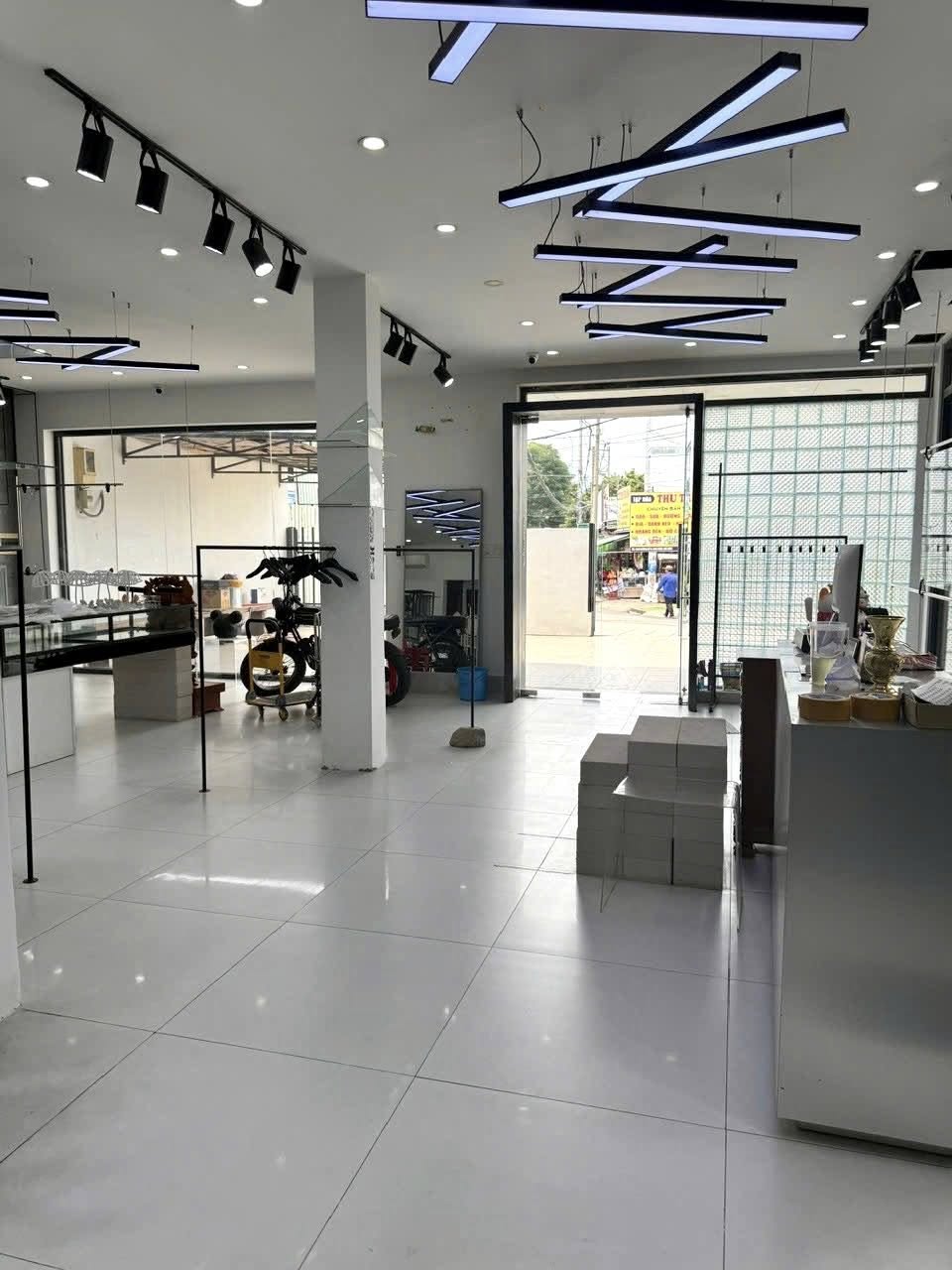 KINH DOANH ĐỈNH DA NGÀNH NGHỀ - MẶT TIỀN LINH XUÂN - LÔ GÓC 152m2 3 TẦNG - THANG MÁY - CHỈ HƠN 19T