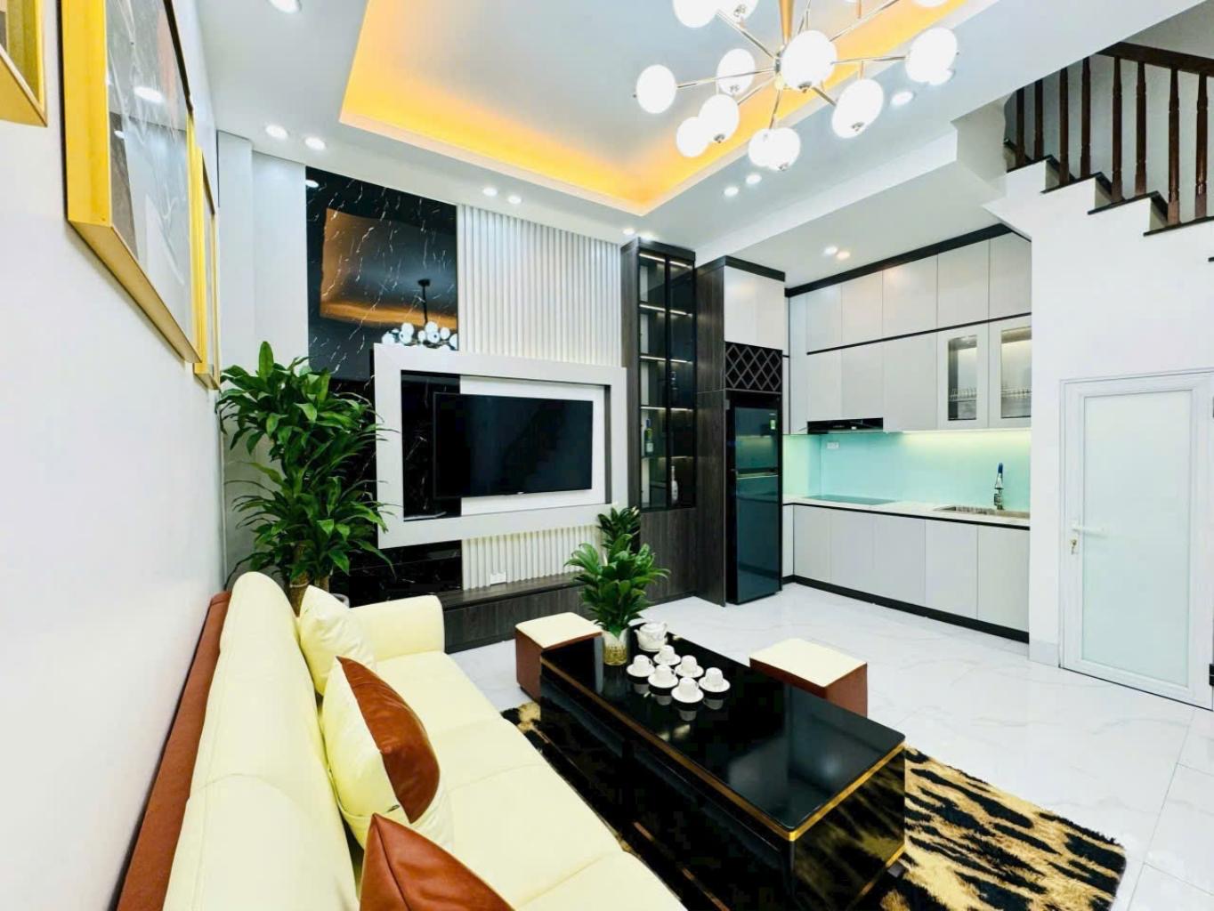Bán nhà Thuỵ Khuê, Dân Trí tuyệt vời, nhà mới đẹp full nội thất, tiện ích