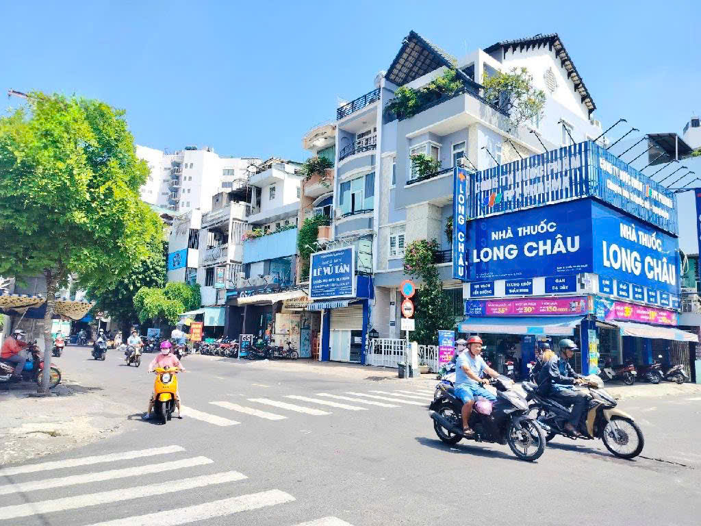 Q10 - Mặt tiền Vàng, Kinh Doanh Đỉnh! Vỉa hè rộng, đón ngàn khách