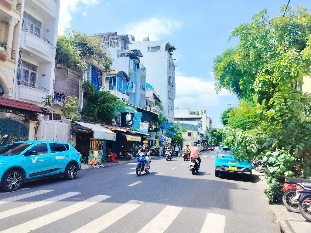 Q10 - Mặt tiền Vàng, Kinh Doanh Đỉnh! Vỉa hè rộng, đón ngàn khách