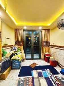 Nhà Q10 Khu Dân Cư Sầm Uất, Thanh Khoản Vượt Trội - Gần Chợ, Trường Học, Bệnh Viện.