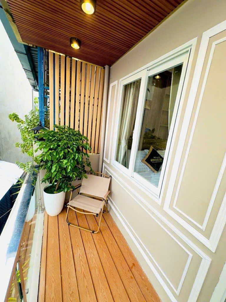 NHÀ ĐẸP FULL NỘI THẤT 2 PN 3 TẦNG VÀO Ở NGAY GẦN LÝ THƯỜNG KIỆT CHỈ NHỈNH 2 TỶ