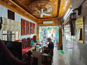 Thanh Lân chính chủ cần bán 36m×5 tầng,ngõ rộng,vài bước ra mặt phố,gần chợ ,gần trường học các cấp,nhỉnh 7 tỷ xíu.