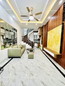 THANH LÂN ,NGŨ NHẠC ,NAM DƯ, VỊ TRÍ SIÊU ĐẸP - SÁT MẶT PHỐ - 32M,5 TẦNG ,CHỈ HƠN 5 TỶ.