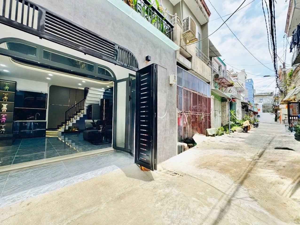 Nhà Phạm Văn chiêu, Gò vấp, 9,4 x 7,7 , hẻm 4m, 2 tầng, giá 7,8 tỷ
