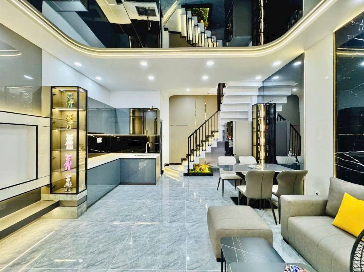 Nhà Phạm Văn chiêu, Gò vấp, 9,4 x 7,7 , hẻm 4m, 2 tầng, giá 7,8 tỷ