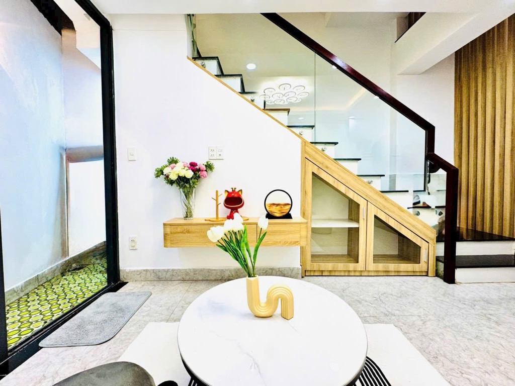 Nhà mới xây gần Huỳnh Văn Bánh Phú Nhuận 5 tầng 3m8 x 7m5 nhỉnh 6t
