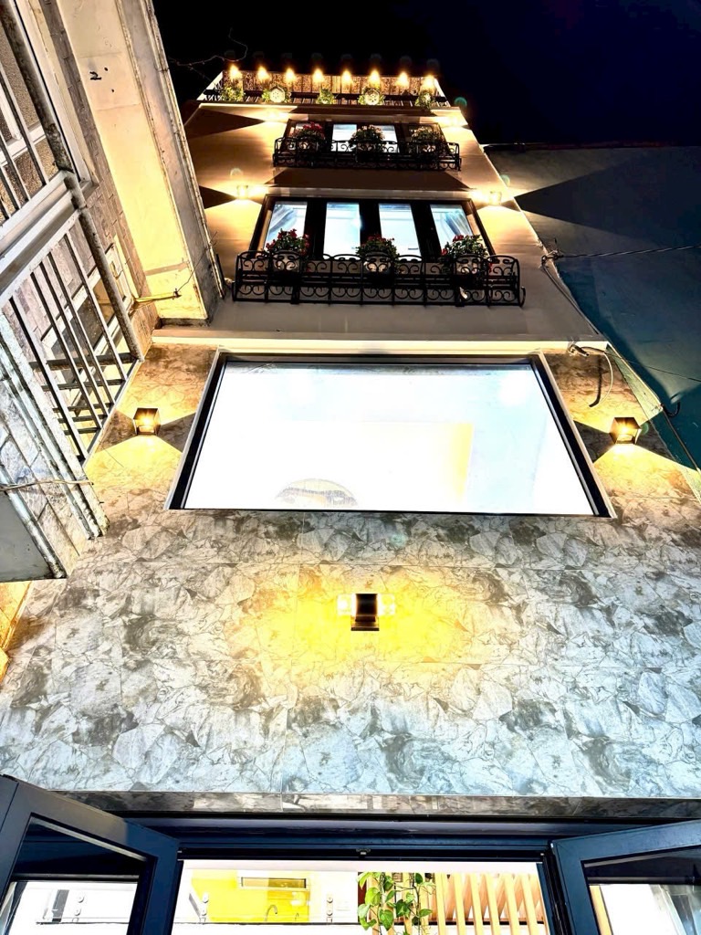 Nhà mới xây gần Huỳnh Văn Bánh Phú Nhuận 5 tầng 3m8 x 7m5 nhỉnh 6t