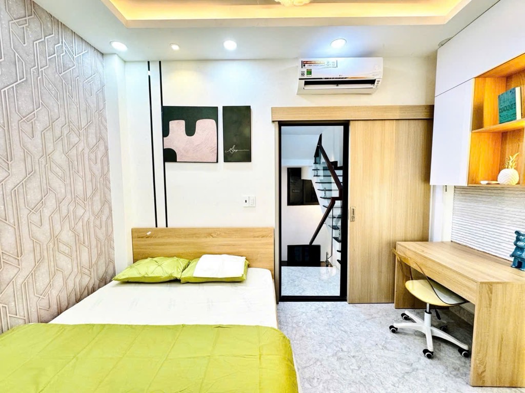 Nhà mới xây gần Huỳnh Văn Bánh Phú Nhuận 5 tầng 3m8 x 7m5 nhỉnh 6t
