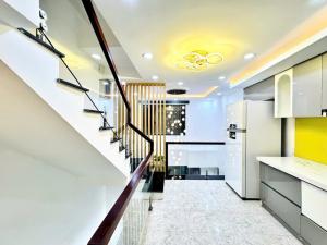 Nhà mới xây gần Huỳnh Văn Bánh Phú Nhuận 5 tầng 3m8 x 7m5 nhỉnh 6t
