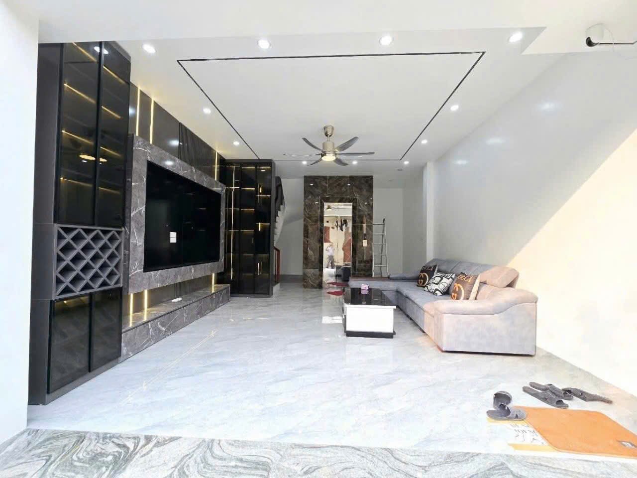 SIÊU PHẨM MỚI TINH - NHÀ 6 TẦNG - Ô TÔ 7 CHỖ VÀO NHÀ - NGÕ THÔNG - VỊ TRÍ VIP - CHỈ VIỆC XÁCH VALI VỀ Ở - 8.x TỶ