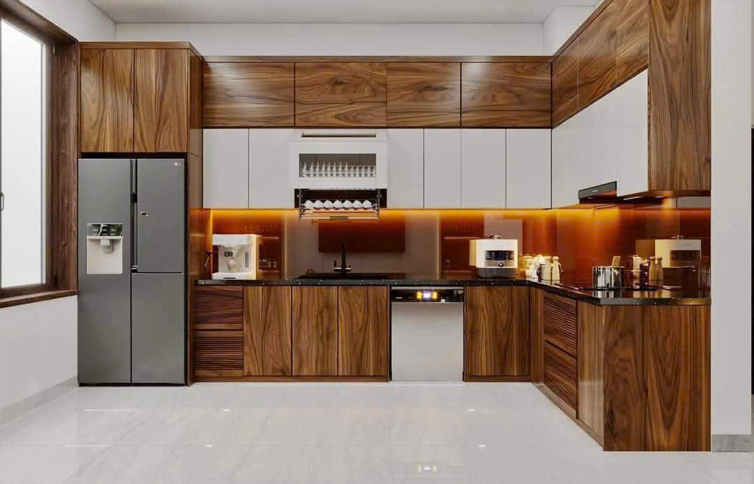 SIÊU PHẨM THẠCH BÀN LONG BIÊN - KHÁCH SẠN 5* NỘI THẤT SANG SỊN - ĐỦ ĐỒ