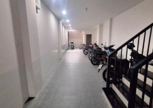 BÁN TÒA NHÀ CĂN HỘ DỊCH VỤ 6 TẦNG – HẺM 10M – TRUNG TÂM QUẬN 7 – CÓ THANG MÁY – THU NHẬP ỔN ĐỊNH