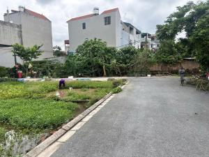 ĐẤT ĐẸP HOA LÂM - NGÕ RỘNG 5M - ĐƯỜNG Ô TÔ THÔNG - SAU MẶT PHỐ CHỈ 1 NHÀ - GIÁ CỰC HỢP LÝ