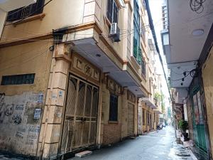 NHÀ PHỐ THẠCH BÀN !!
