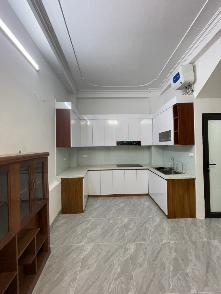 Bán Nhà Đê La Thành, 41,3m2x4, VÀI BƯỚC RA NGÕ OTO. Giá nhỉnh 8 tỷ.