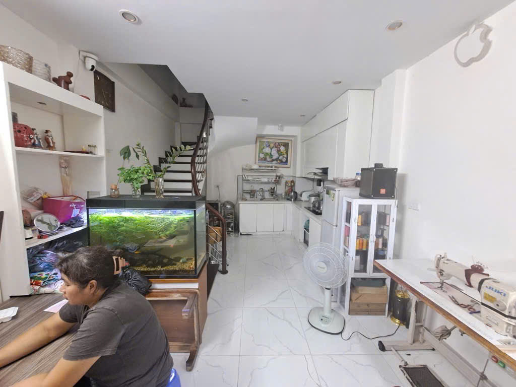 BÁN NHÀ HOÀNG HOA THÁM , NHÀ ĐẸP 30M RA PHỐ
