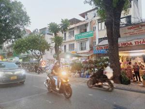 BÁN NHÀ HOÀNG HOA THÁM , NHÀ ĐẸP 30M RA PHỐ