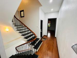 BÁN NHÀ ĐẸP NGÕ PHỐ NGÔ THÌ NHẬM