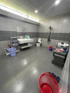Bán nhà 3 lầu Rosita Khang Điền, Phường Phú Hưu, DT: 97m2/ Giá 8.6 Tỷ