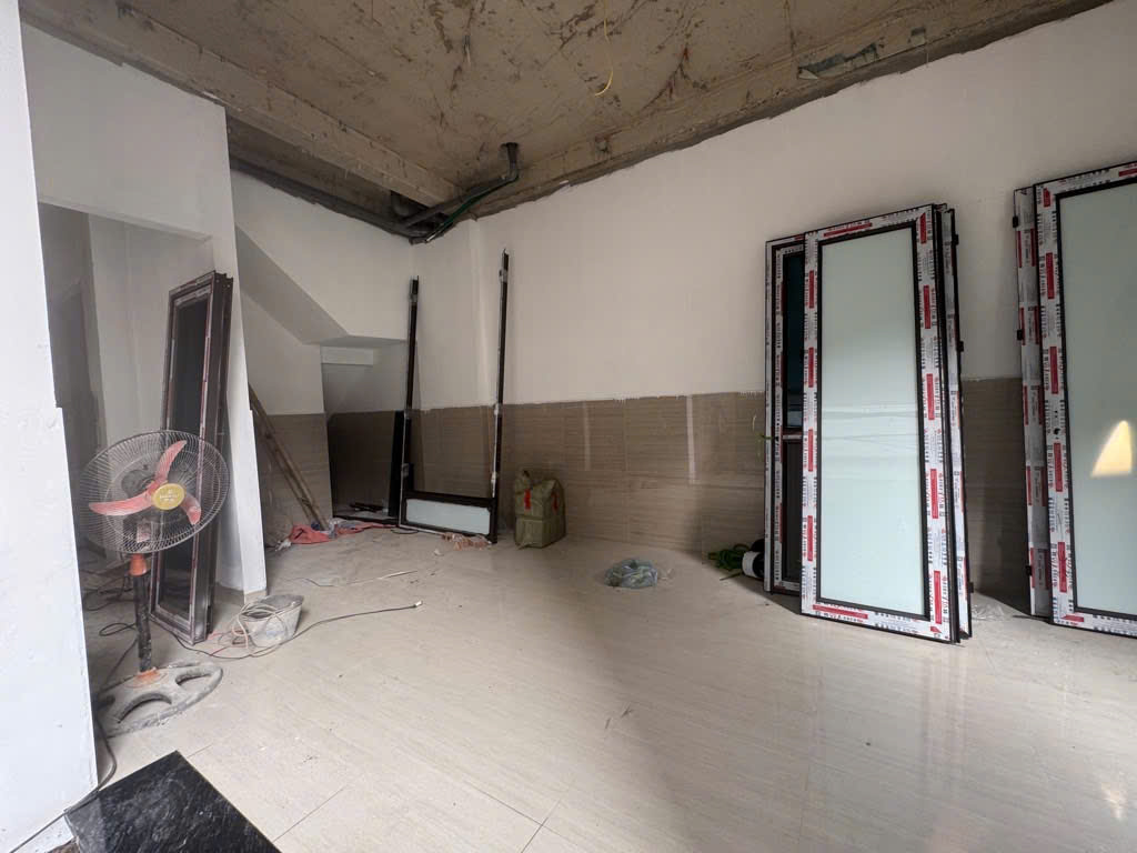 CHDV, MT 15 mét, lô góc, 2 Mặt tiền, Thang máy, nhà mới, Thanh Lãm – Hà Đông, 5 tầng, 60 mét