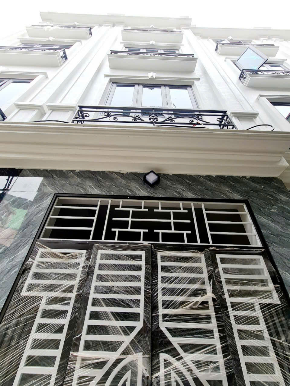 Bán nhà Nguyễn Trực – Hà Đông, ngõ ô tô, gần phố, nhà mới, tặng nội thất, 5 tầng