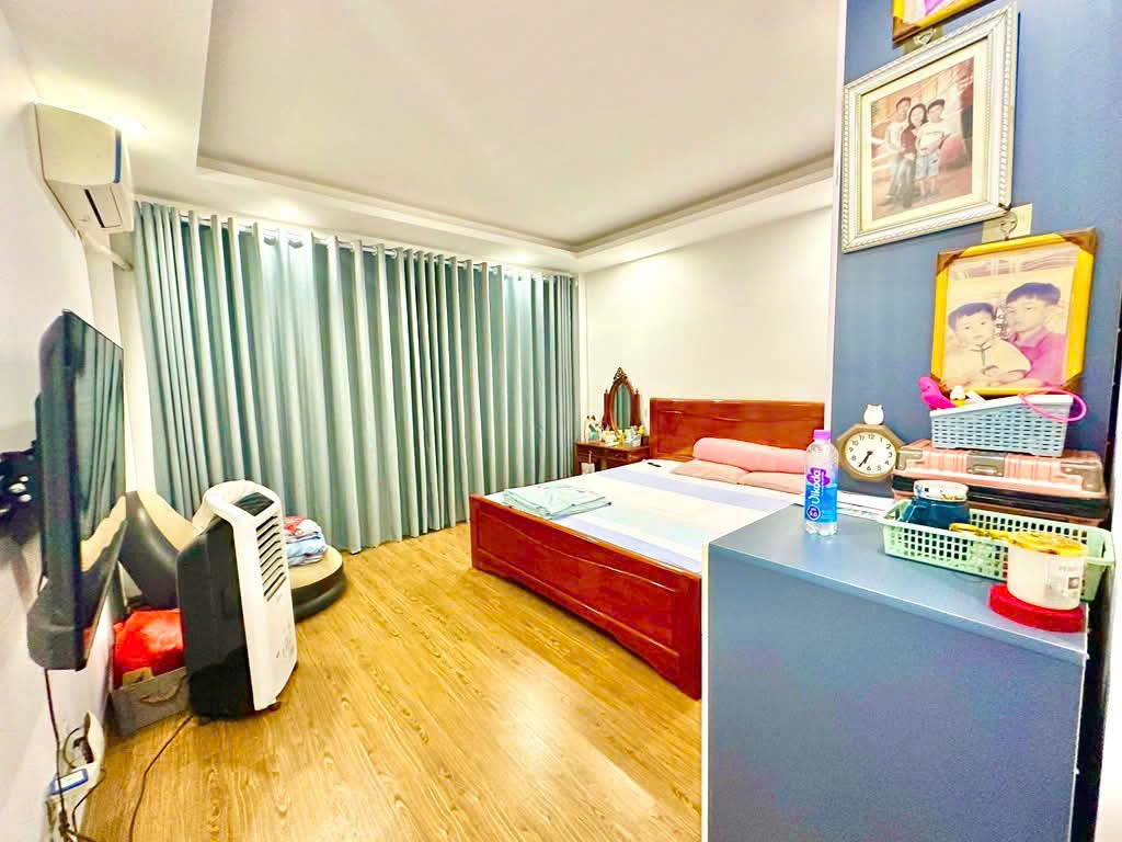 Nhà đẹp Phố Xốm – Hà Đông, Sát mặt phố, Dòng tiền sẵn, Tặng Full Nội Thất, 5 Tầng, Chỉ 4.1 tỷ.
