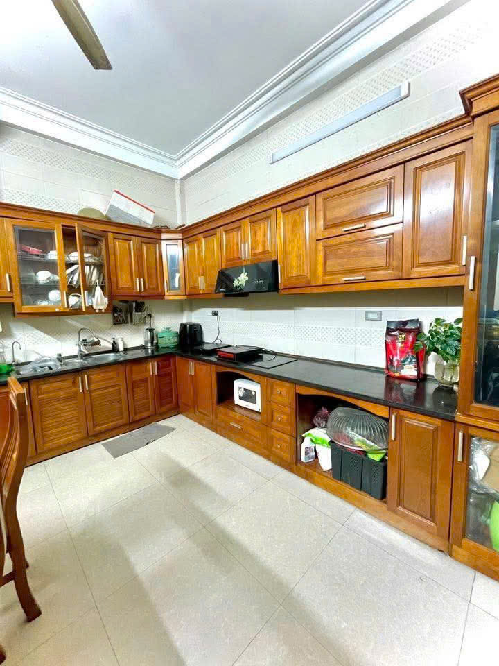 Bán nhà riêng Huyền Kỳ, Hà Đông, Sát phố, ô tô đỗ cổng, ở ngay, Full Nội thất, 5 tầng, 34 mét.