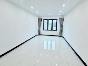 Bán nhà Phố Xốm-Hà Đông, Ô tô tránh, Lô Góc 2 thoáng, 5 tầng mới, đẹp