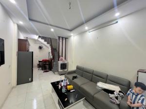Bán nhà Phố Xốm – Hà Đông, Sát Ngõ Ô tô tránh, tặng Full nội thất, 5 tầng, 5,4 tỷ