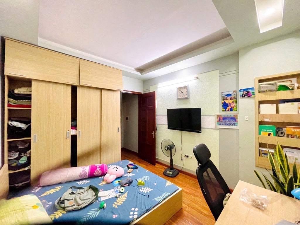 BÁN NHÀ Cầu Giấy, Nhà phố thiết kế mới đẹp 40m2 8.7 tỷ