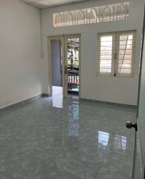  Nhà 2 tầng đúc thật, mới vào ở ngay, gồm 2PN – 2WC, thiết kế hiện đại, thông thoáng, thích hợp cho gia đình nhỏ, cặp vợ chồng trẻ