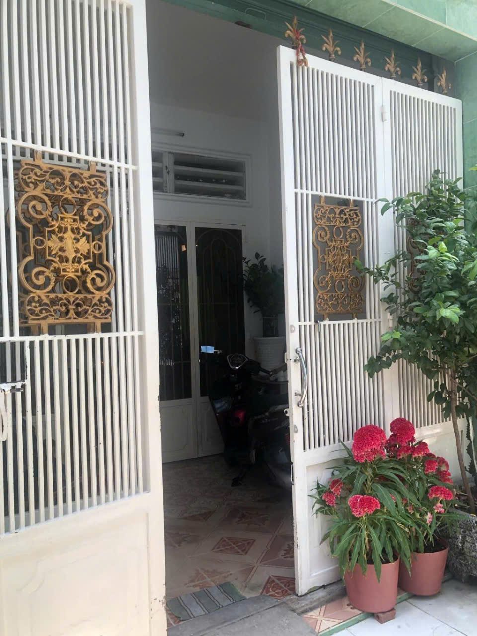 Bán Nhà  phố 1 trệt +1 lầu có sân thượng  giá hơn 4 tỷ