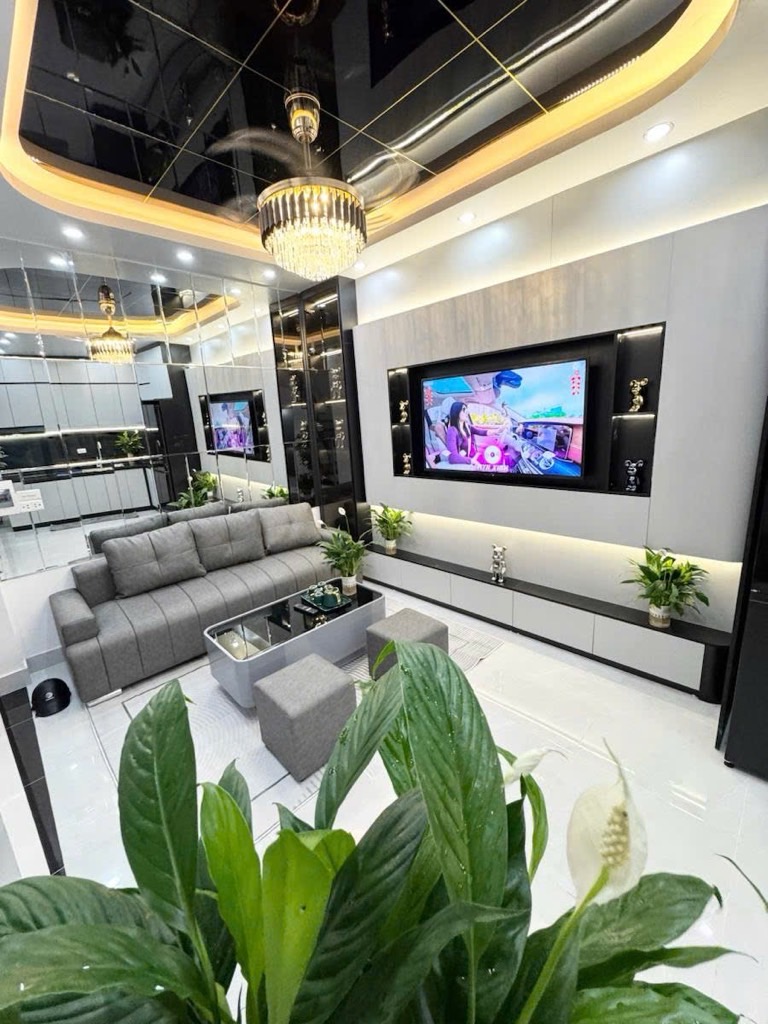 Nhà Đẹp Đê Trần Khắc Chân, Hai Bà Trưng.