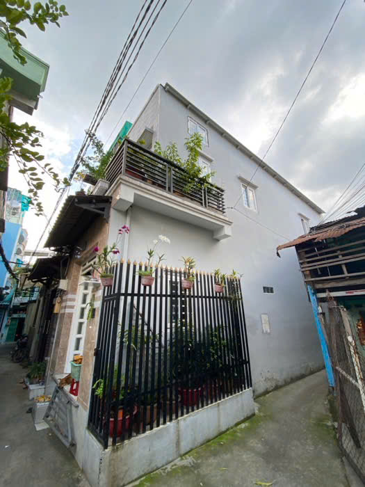 Hàng hiếm quận 6, 2MT HXH đường Lò Gốm, 81m2 giá chưa tới 6 tỏi