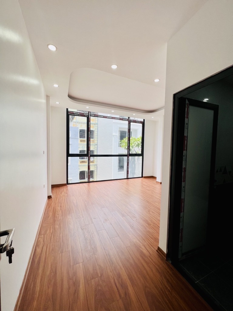 NHÀ HAI MẶT NGÕ - 30M RA MẶT PHỐ TRẦN KHÁT CHÂN