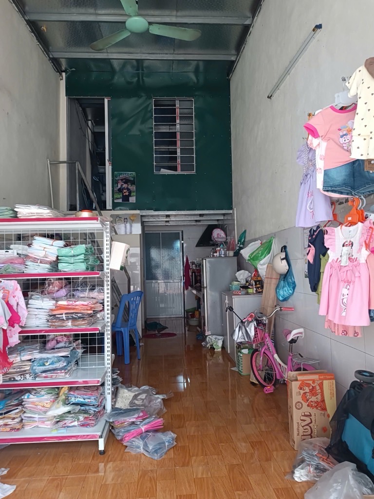 Trục chính kinh doanh sầm uất - tặng nhà cấp 4 có gác xép dọn về ở ngay , kinh doanh được luôn . Đa Lộc - kim chung - thiên Lộc