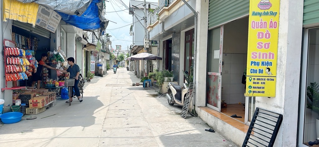 Trục chính kinh doanh sầm uất - tặng nhà cấp 4 có gác xép dọn về ở ngay , kinh doanh được luôn . Đa Lộc - kim chung - thiên Lộc