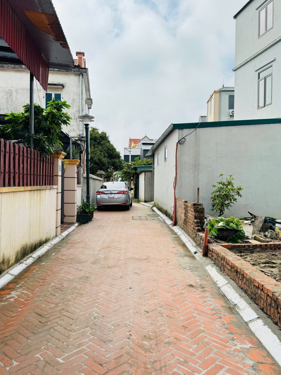 Căn nhà mới xây, hiện đại cách 1 nhà ra phố Nguyễn Lam