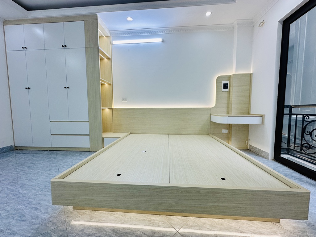 Bán nhà riêng tại Lĩnh Nam 7,5 tỷ, 53 m2, oto đỗ sát cửa, gần phố, ngõ thông, nhà đẹp, uy tín Hot!