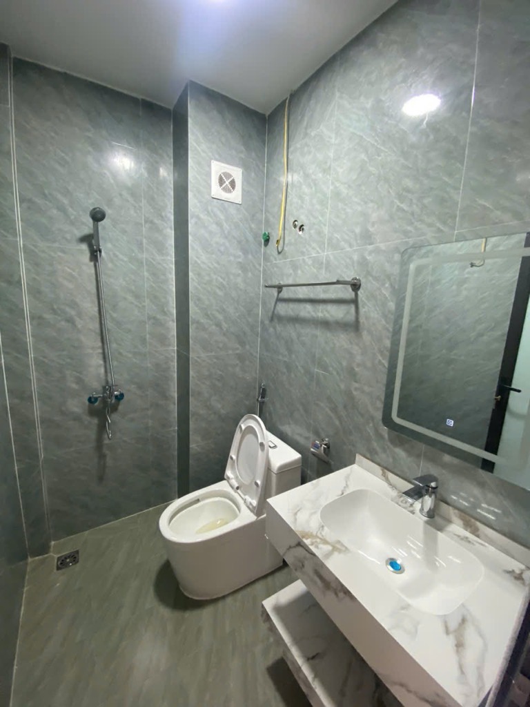 Bán nhà giáp bát nhà đẹp ở luôn