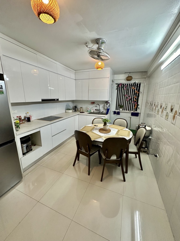 cần bán nhà định công