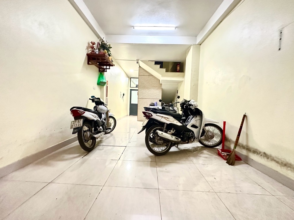 Cầu Giấy: vừa ở vừa cho thuê thu 35 triệu/tháng, 5 tầng thang máy, 9 phòng khép kín, giá nhỉnh 9 ty