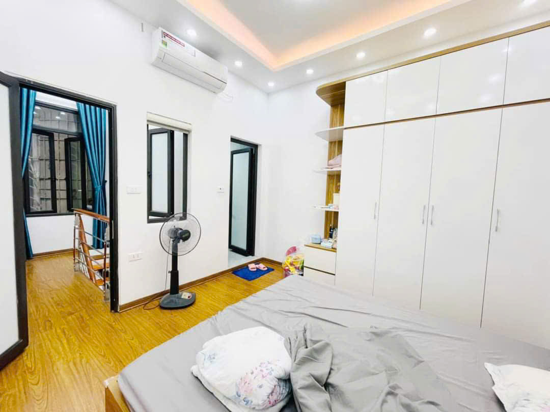 VỊ TRÍ QUÁ HIẾM ! Bán nhà Khương Thượng, 39m2x5t , ngõ thông, lô góc