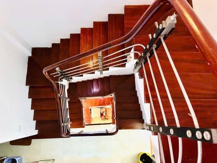 Bán nhà đẹp phố Tôn Thất Tùng 39m2 4.5 tầng,ngõ thông, vị trí tuyệt vời