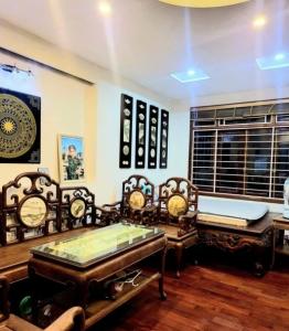 BÁN ĐẤT TẶNG NHÀ ! Nhà cũ mặt phố Vũ Thạnh 22m2 chỉ hơn 7 tỷ