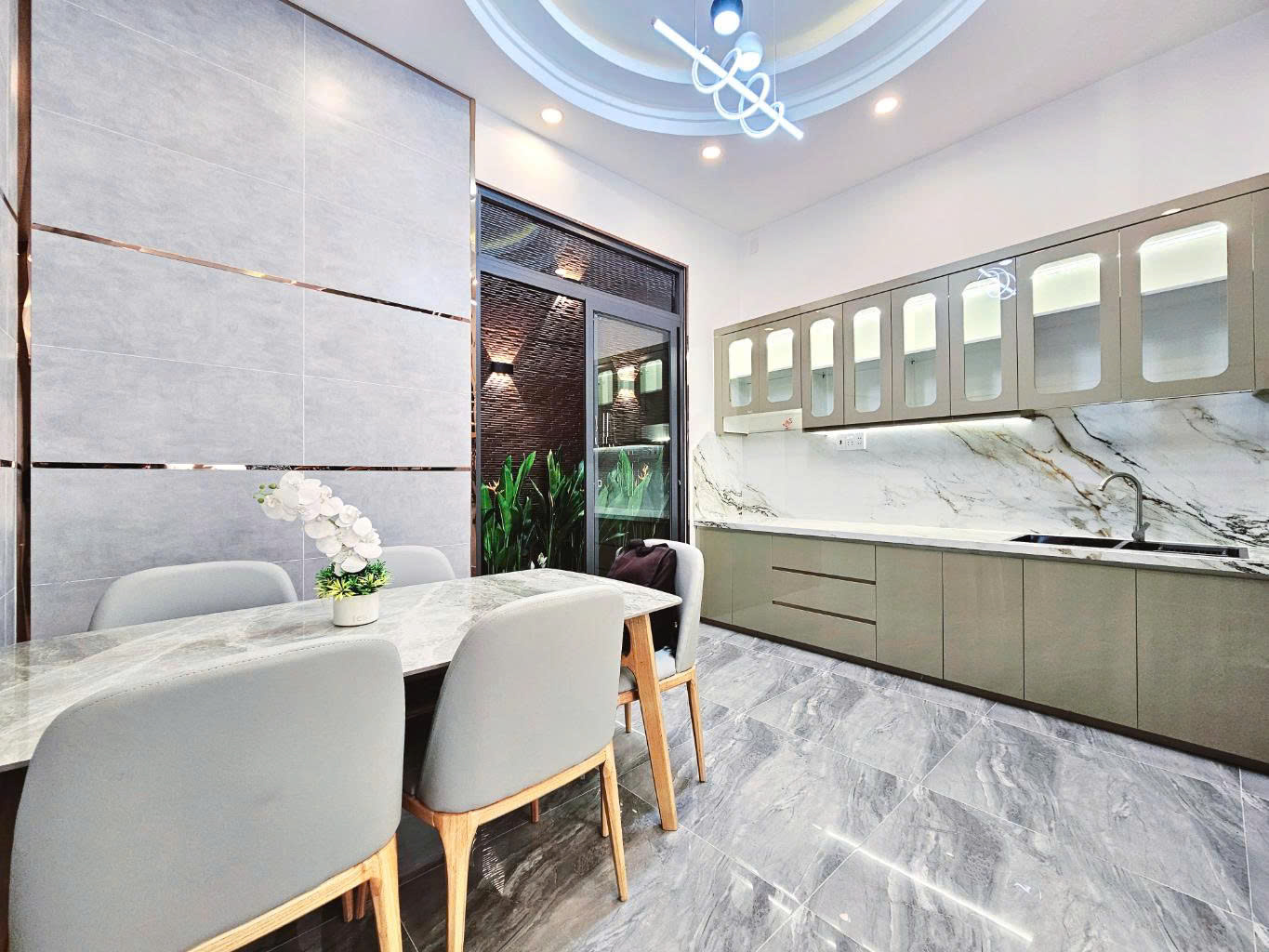 NHÀ MỚI ĐẸP FULL NỘI THẤT