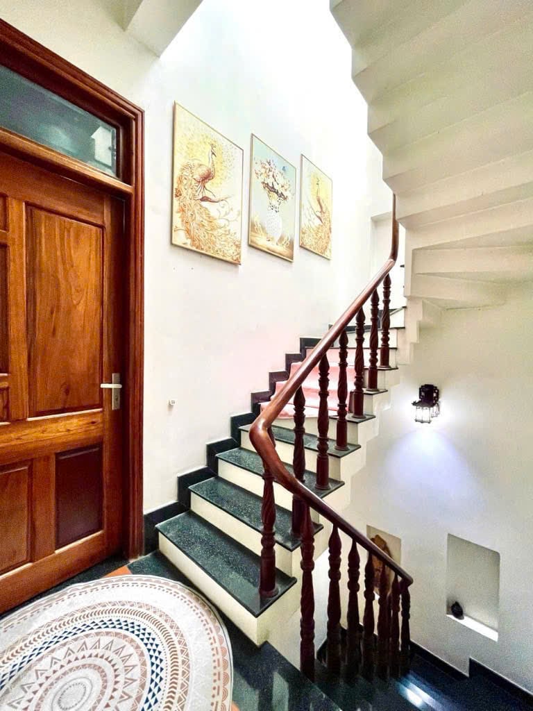 Quận 12 - nhà đẹp 4 tầng nội thất cao  cấp - vị trí đỉnh giáp Gò Vấp - cách mặt tiền 1 căn khu dân trí - sổ đẹp vuông vức