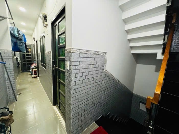 Nhà 5 tầng mới đẹp ở ngay - có sẵn doanh thu