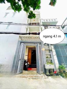 Quận 12 - nhà đẹp 4 tầng nội thất cao cấp - vị trí đỉnh giáp Gò Vấp - cách mặt tiền 1 căn khu dân trí - sổ đẹp vuông vức